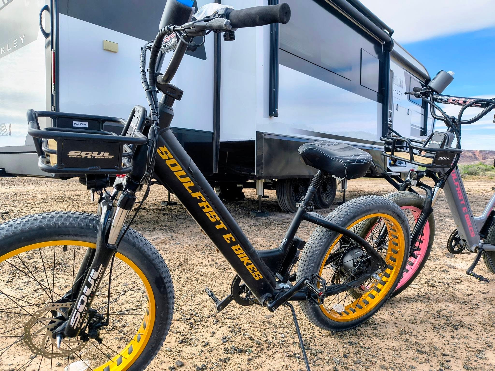 Close-up of the black and gold Soul Fast e-bike frame in front of the Brinkley